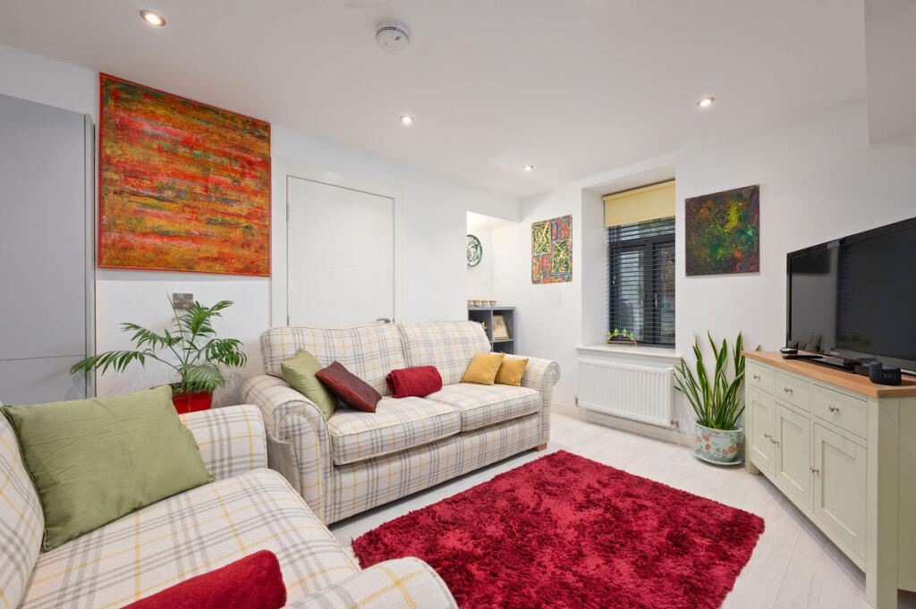 Abbotshall Road, Kirkcaldy, KY1