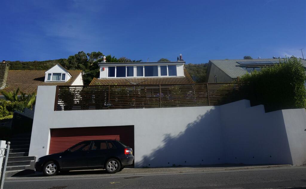 RR House Road View.JPG