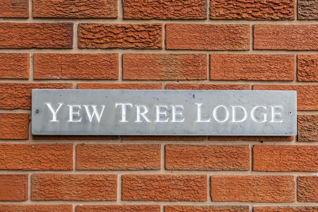 YewTreeLodge-3.jpg