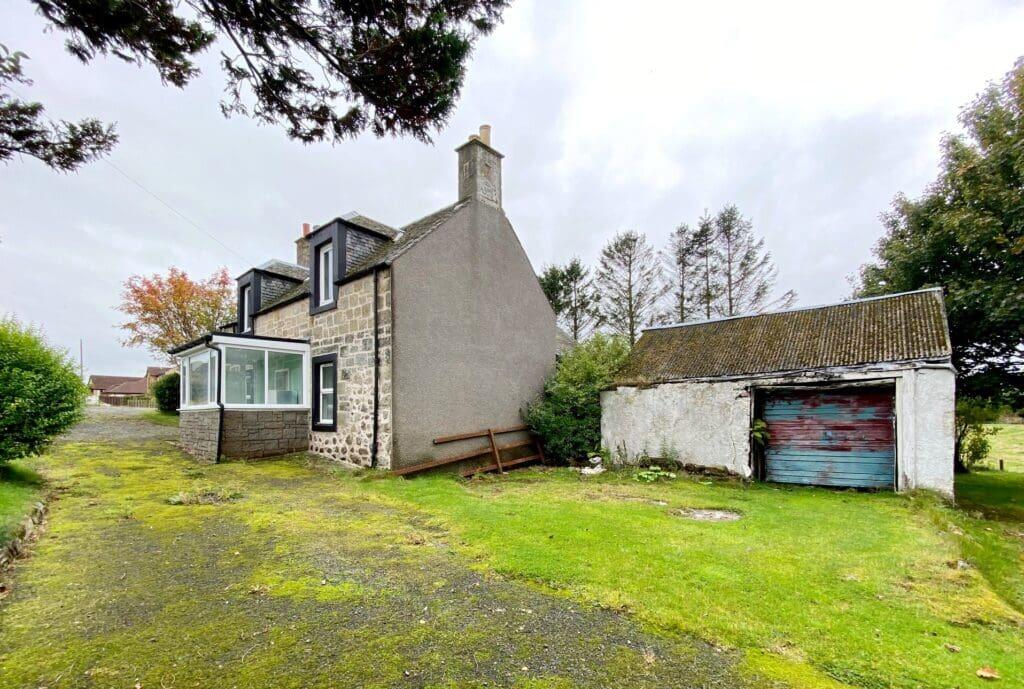 FRONT &amp; GARAGE