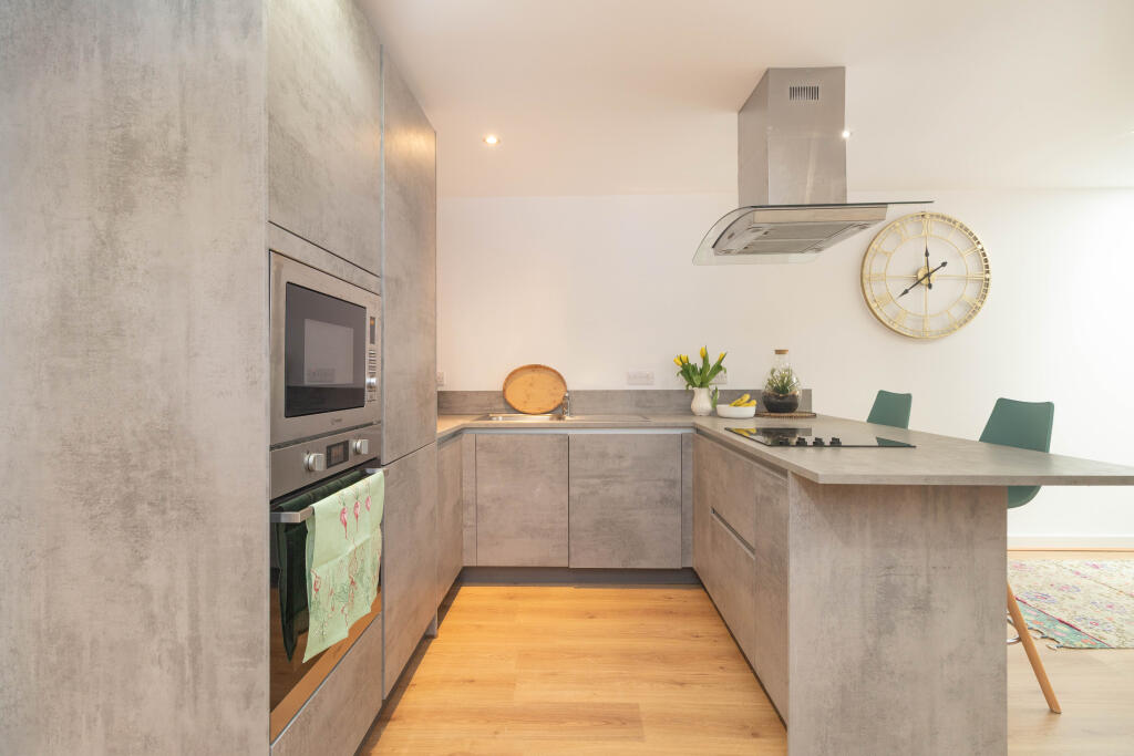 Open-Plan Living Area/Kitchen