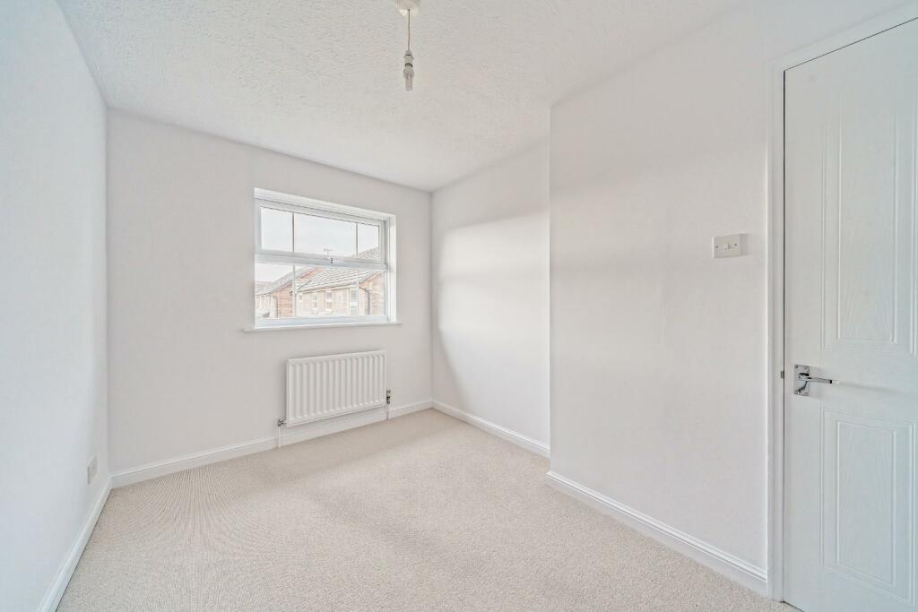 24 JONES CLOSE - PHOTOCB X MT 29.jpg