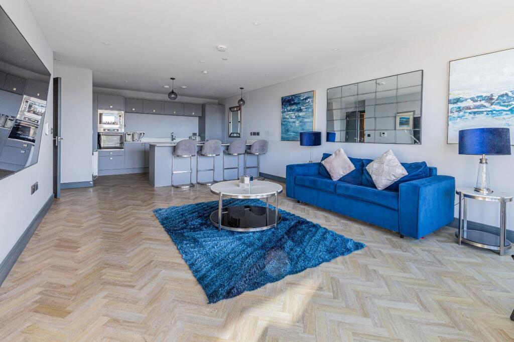 The Moorwell 7-15.jpg