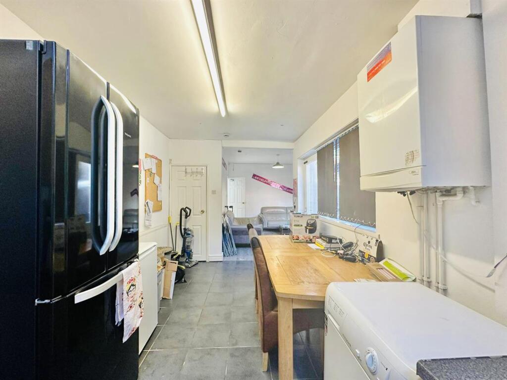 Kitchen Dining Space