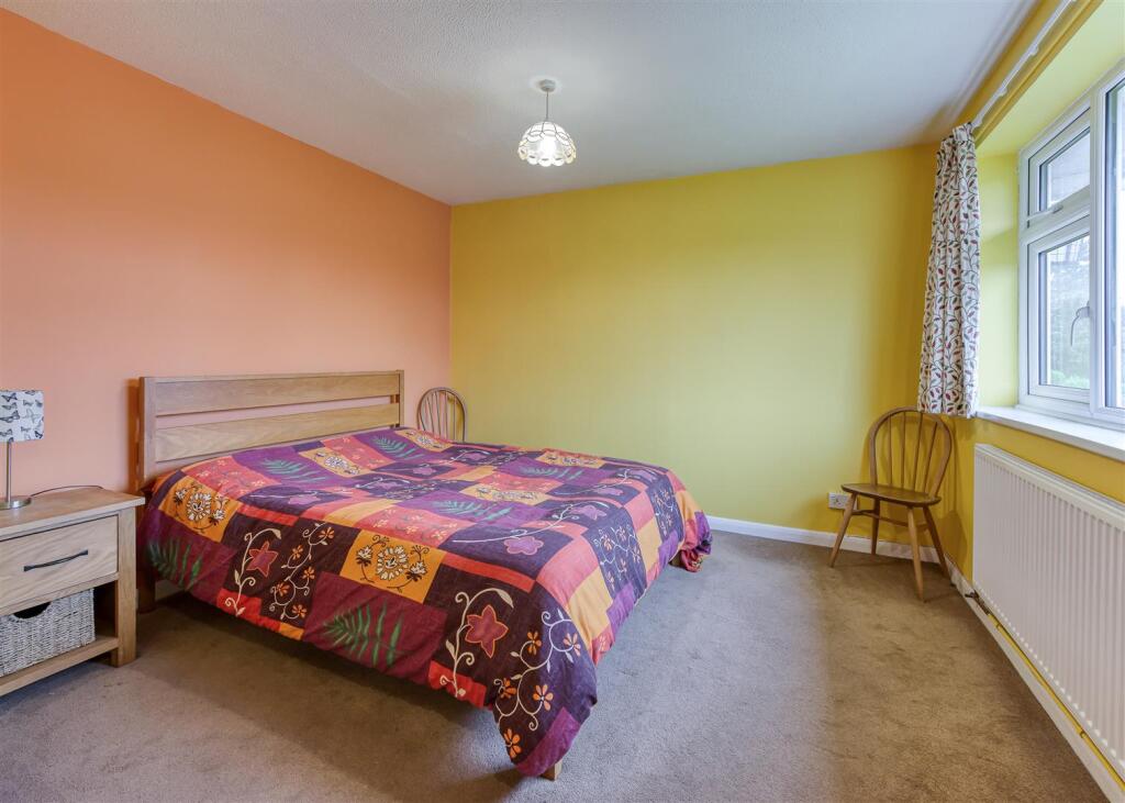 1 Ravensholme-bed1b.jpg