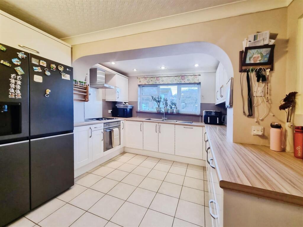 8cbfa528-PHOTO-2025-10-07-08-19-15 20 281 29.jpg