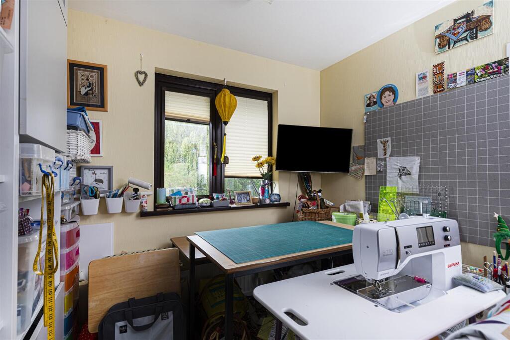 Bramleys Estate Agents - Woodsome Park - Fenay Bri