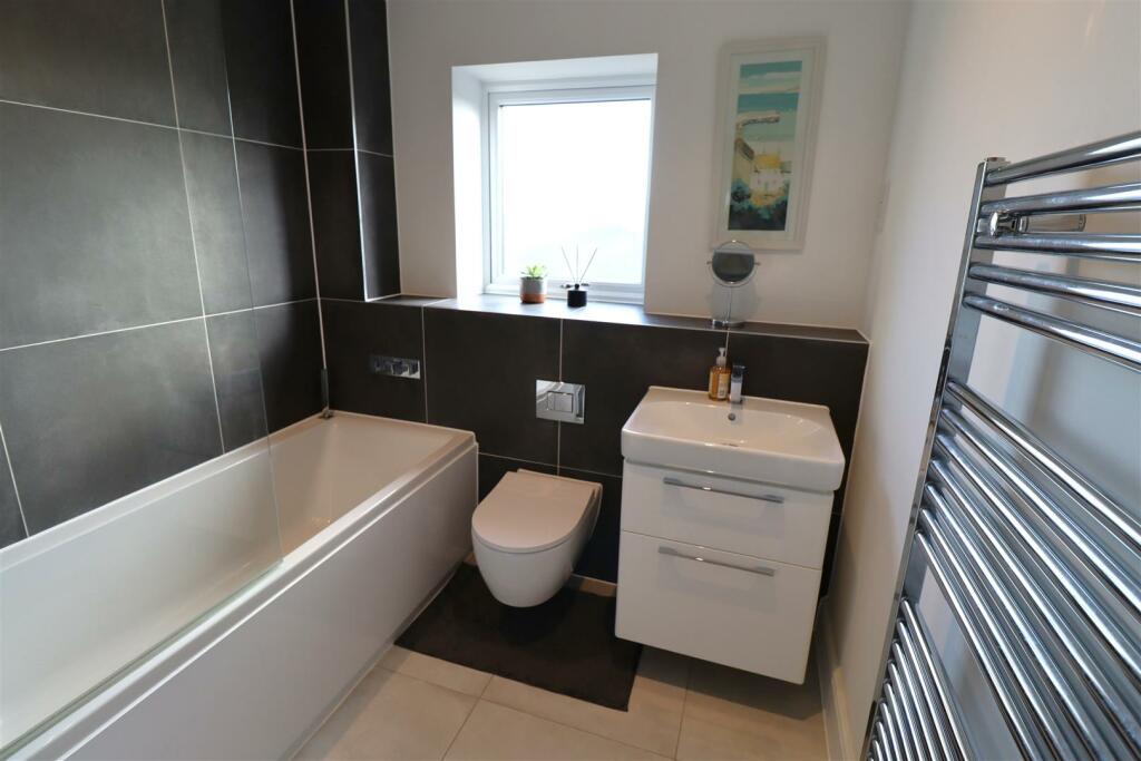 Bathroom.JPG
