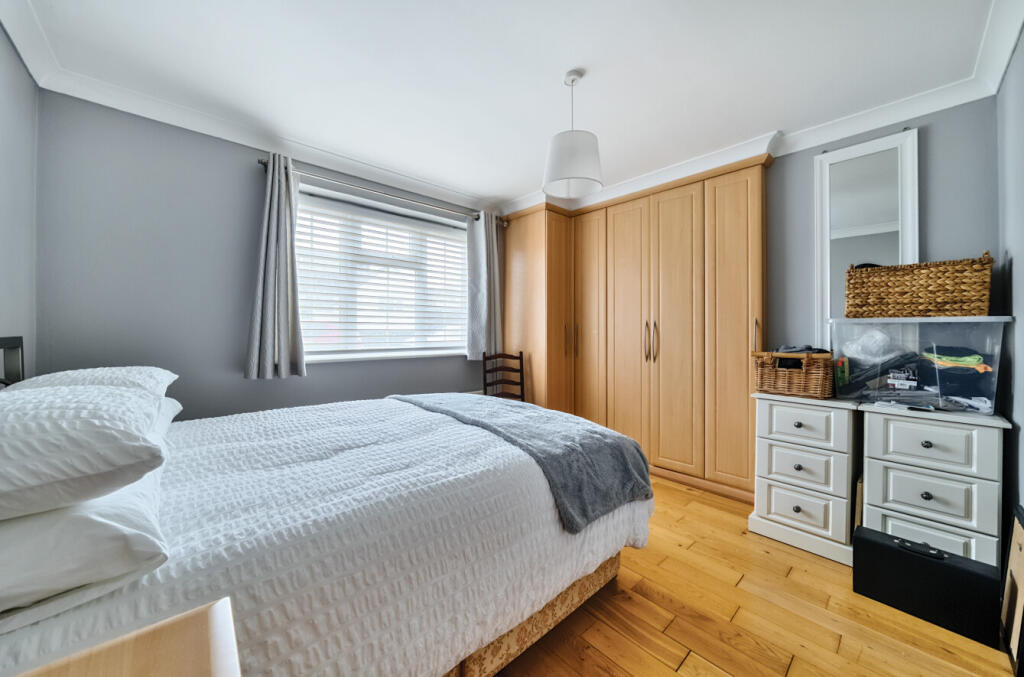 1288200-4-6835b08...