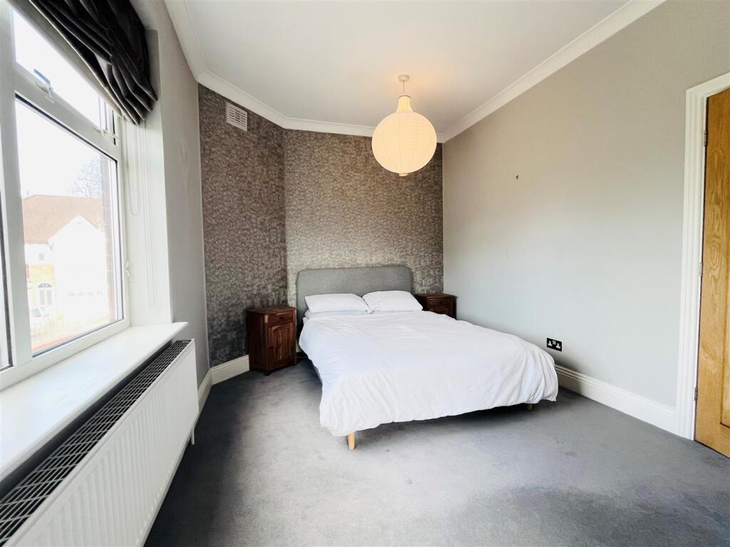 Knutsford Road - Bed 2.jpg