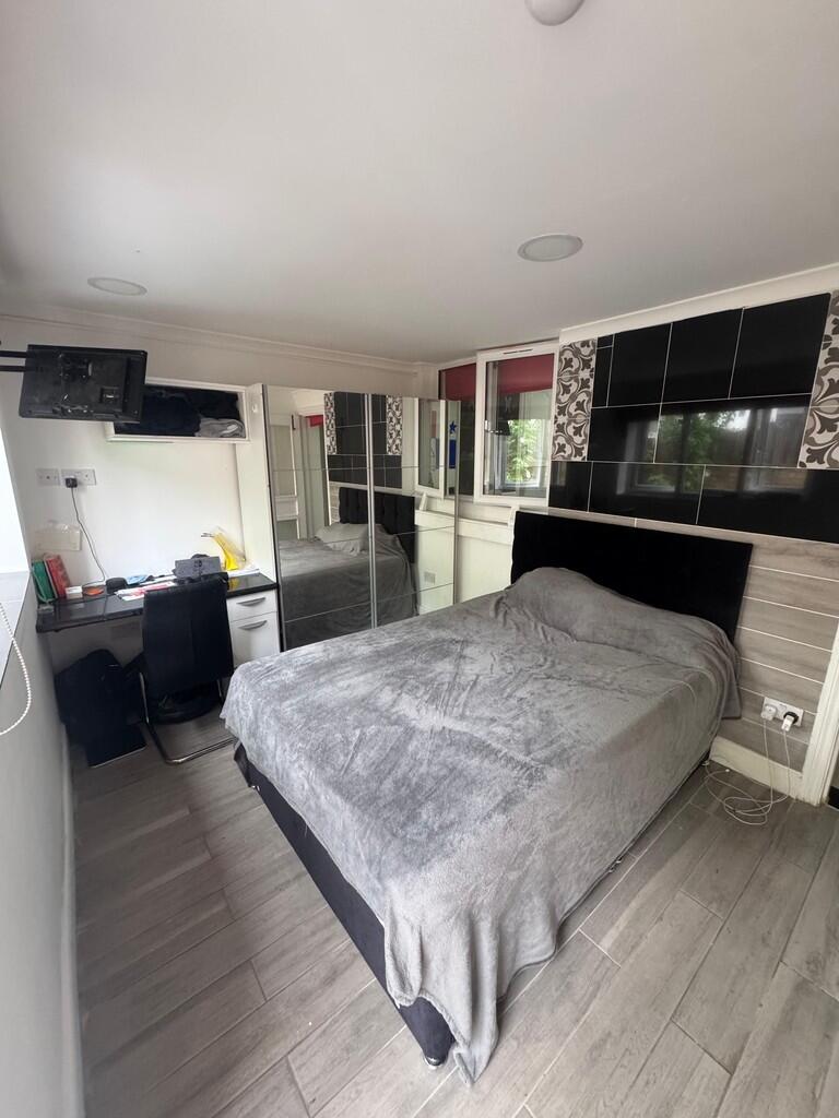 f716754b-323b-407...