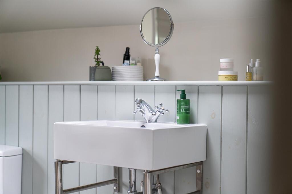 Bathroom-3.jpg