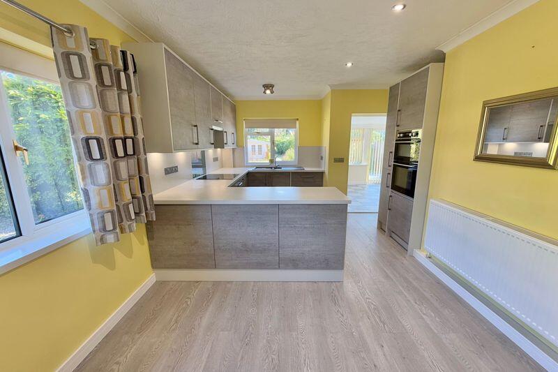 20' Kitchen/Dining Room