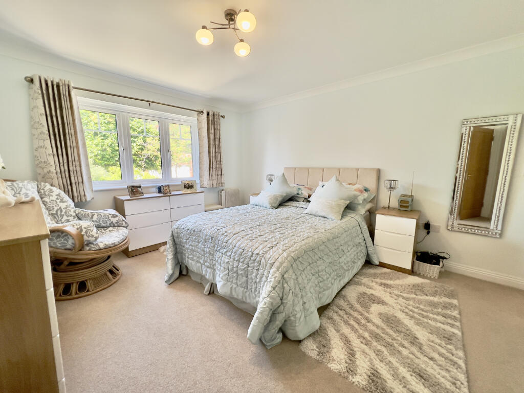 Principal bedroom