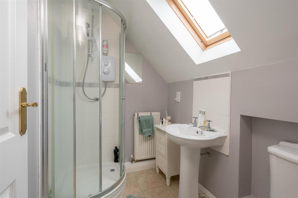 SHOWER ROOM