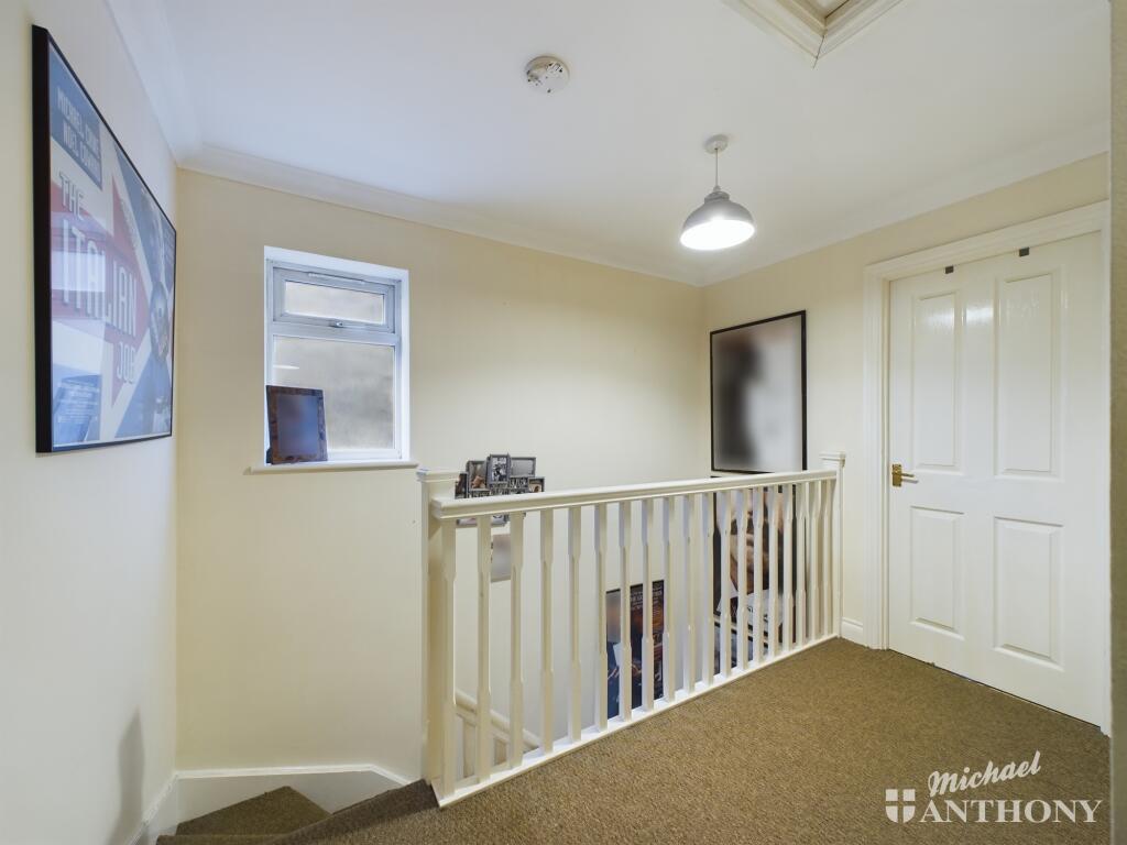 CAM02773G0-PR0209-STILL007