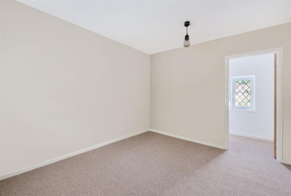 ASHURST ROAD, 86 (14).jpg