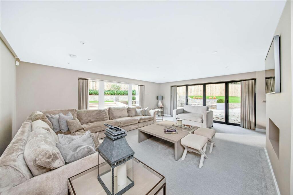 SITTING ROOM