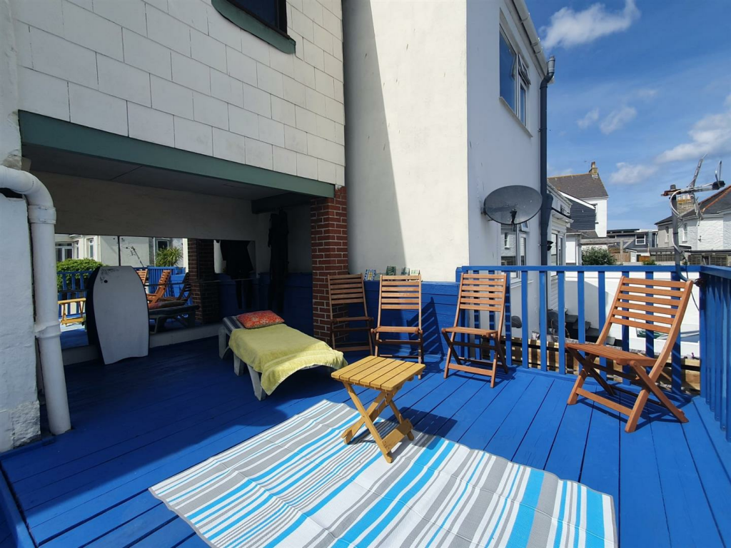 Rear Sun Deck