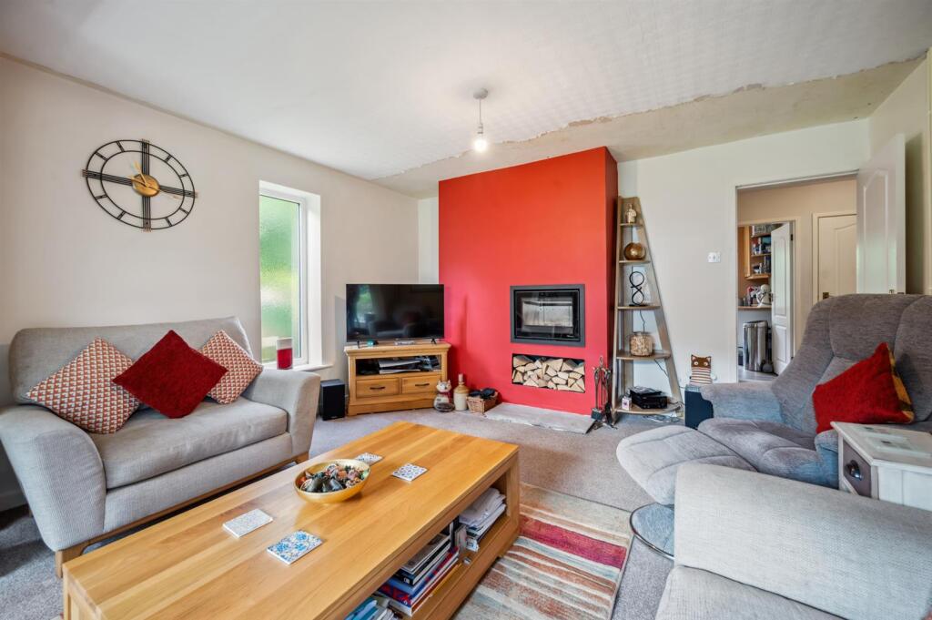 Sitting Room towards fireplace.jpg