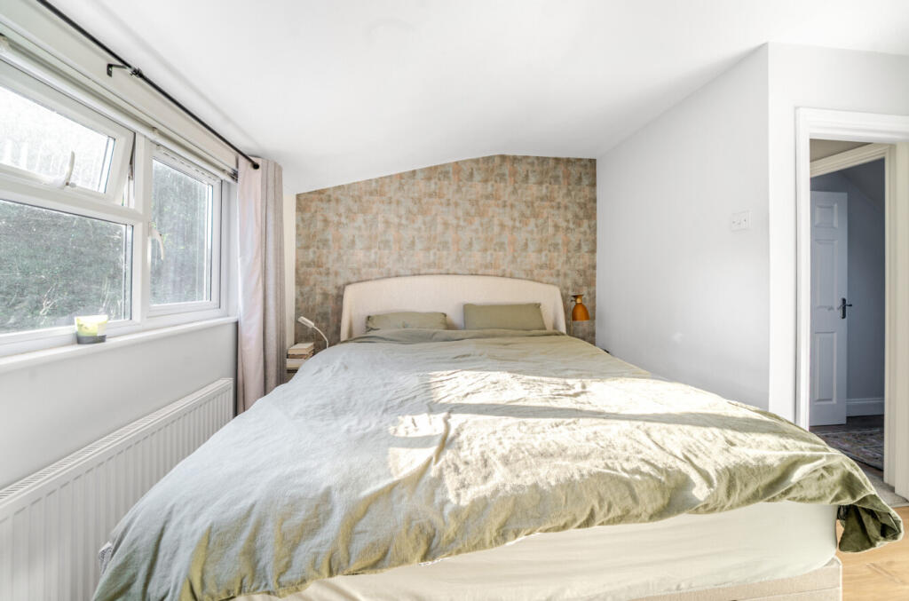 1357712-5-68dc0b1...