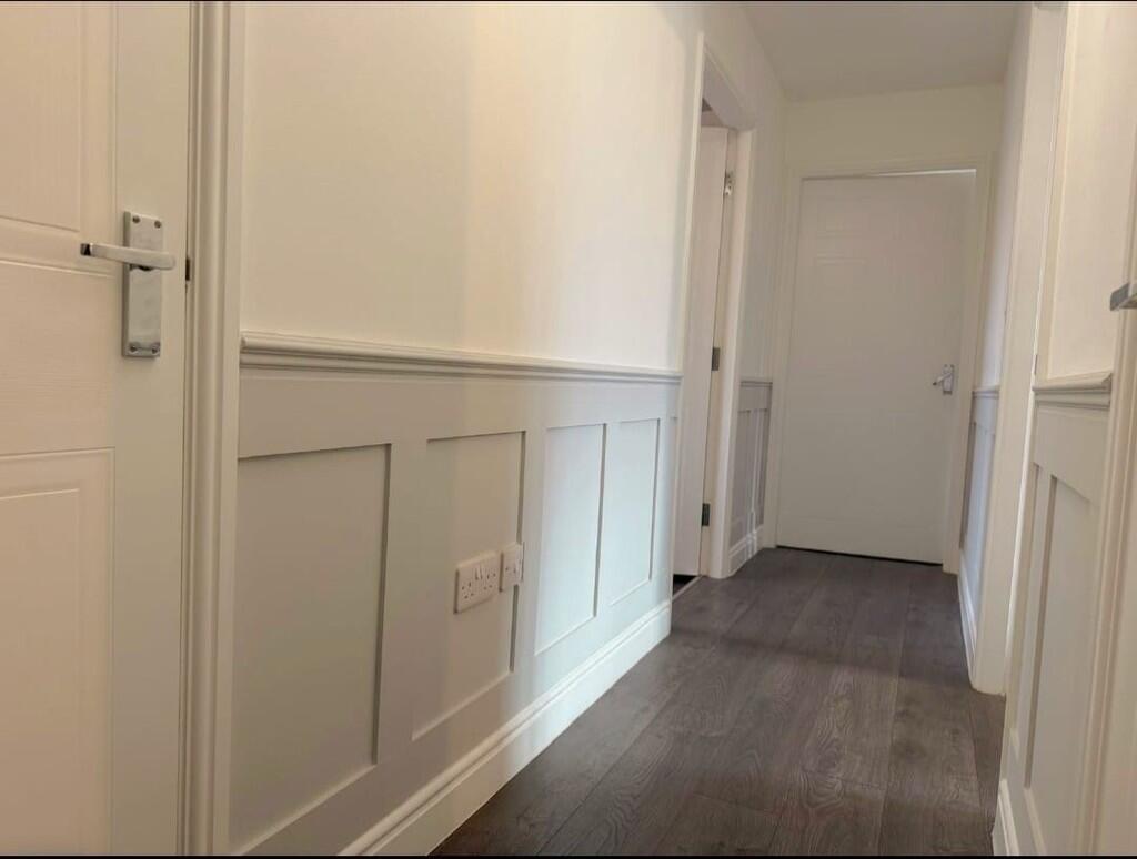 6 bank hall