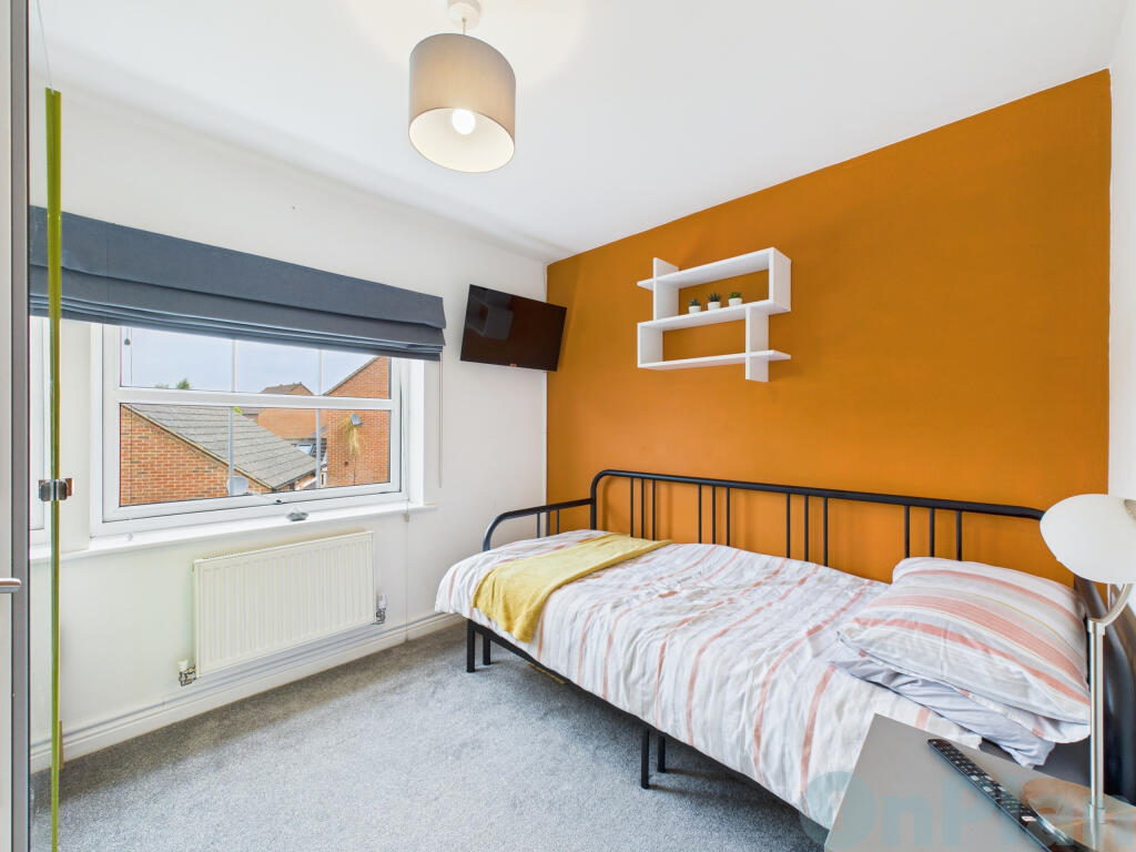 CAM04024G0-PR0029-STILL008