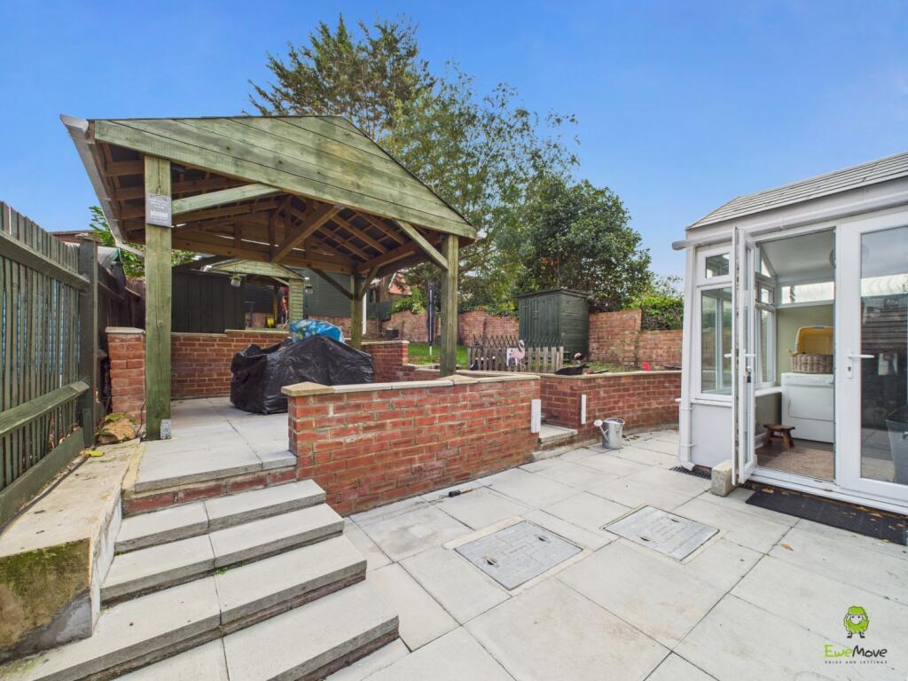 CAM03779G0-PR0301-STILL014