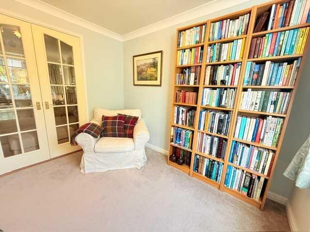 SNUG/SEPARATE DINING