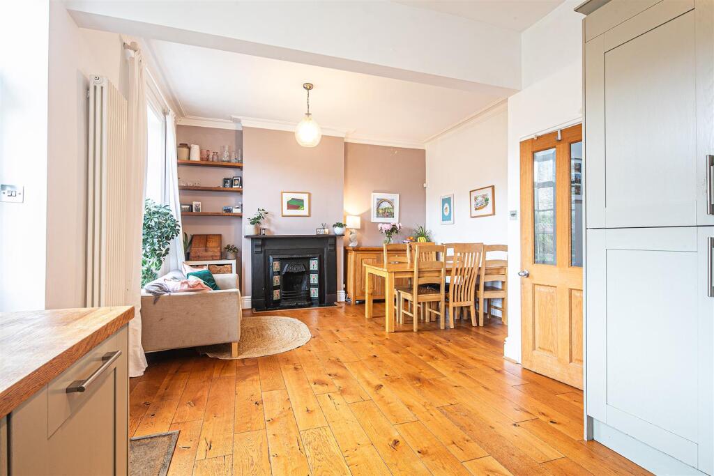Dining area in kitchen