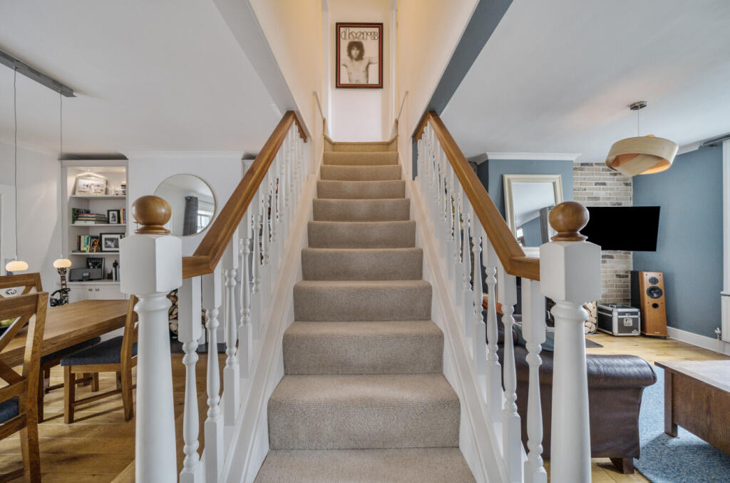 1360539-8-68de79a...