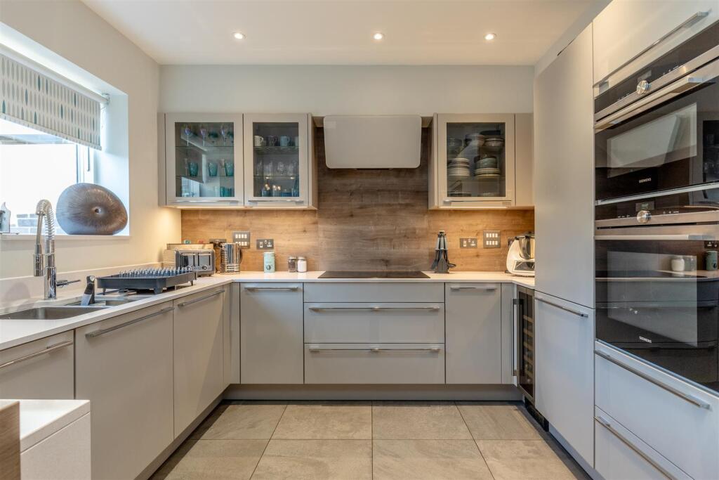 Parrys Lane, Stoke Bishop Kitchen.jpg