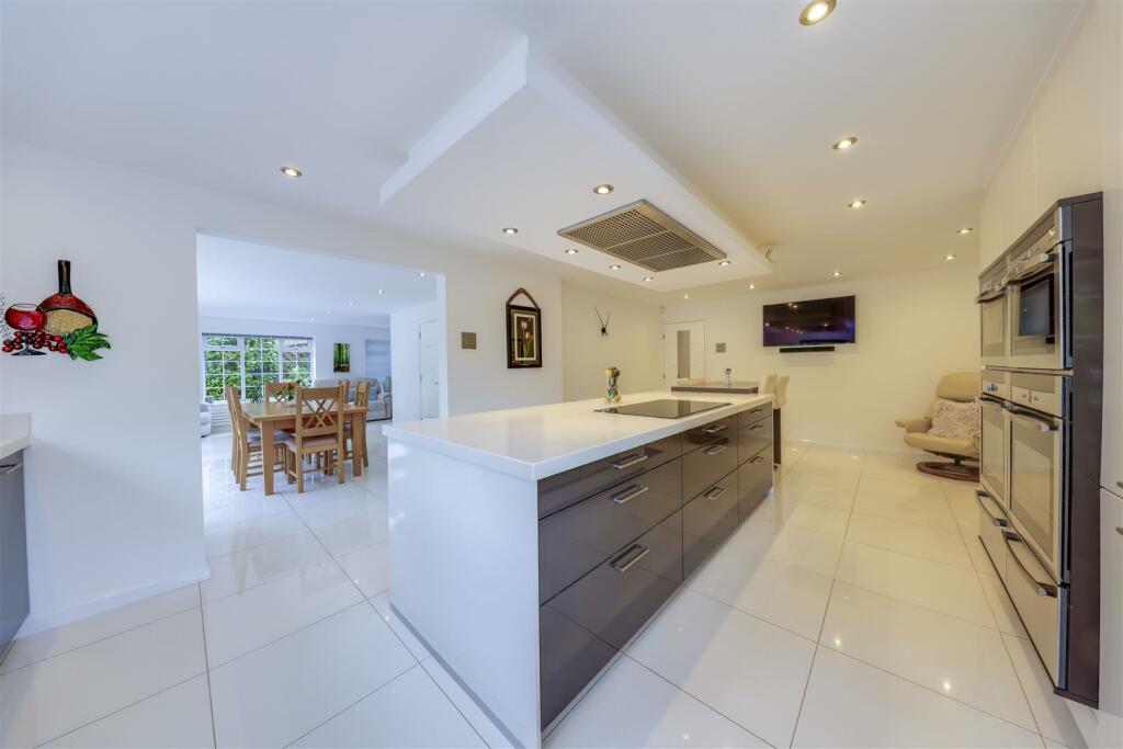 Kitchen Alt