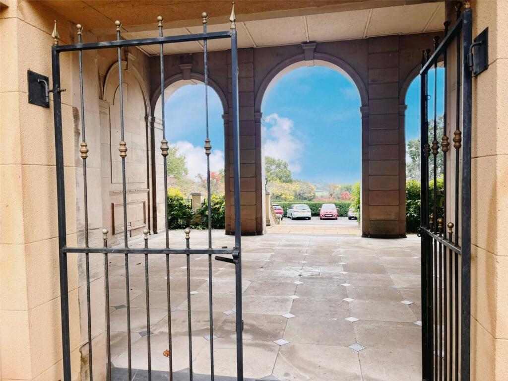 Outdoor Entrance Hal