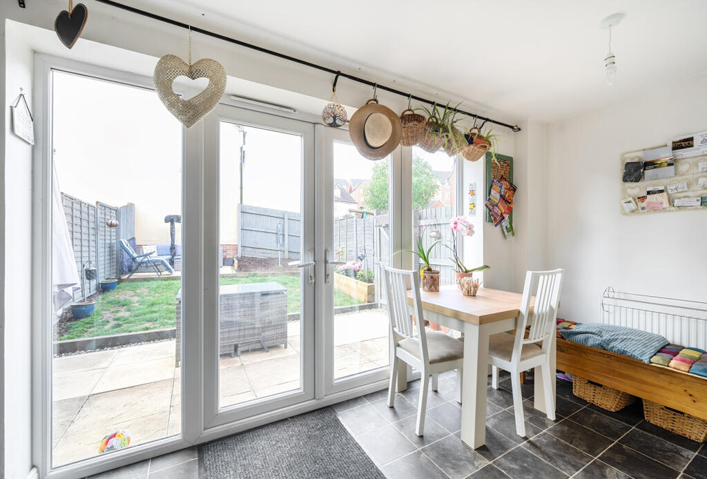 1299750-6-6830485...