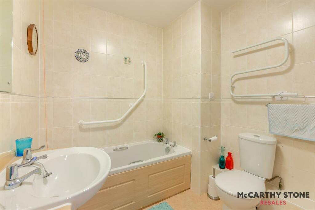 8609288-interior05.JPG