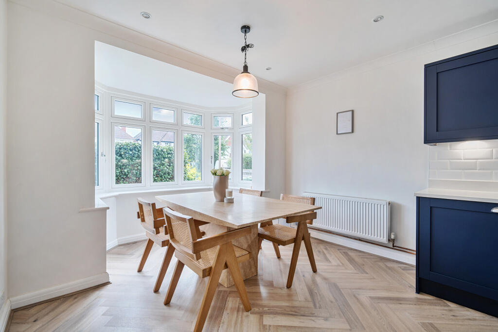 1336681-5-68a354a...