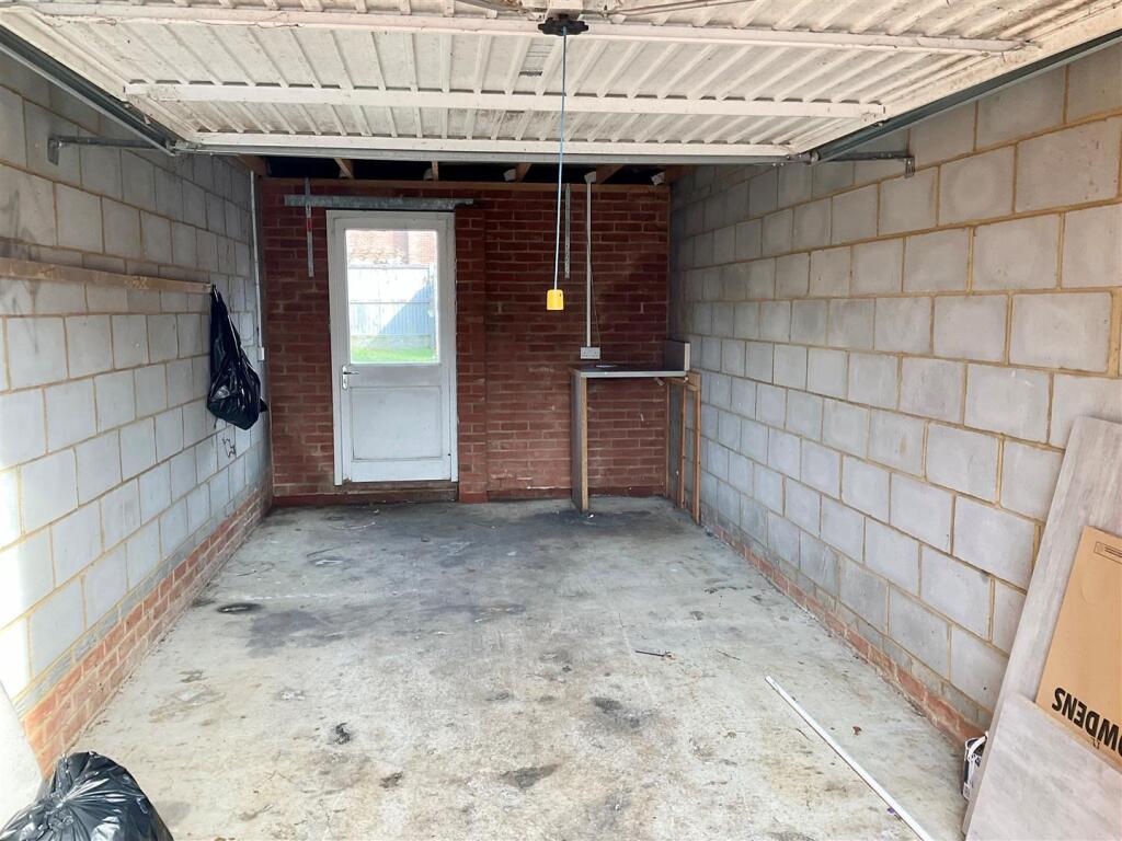 garage.jpg