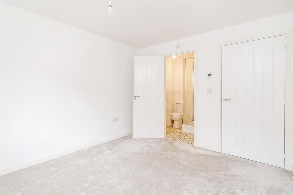 69 Newman Square_2.jpg