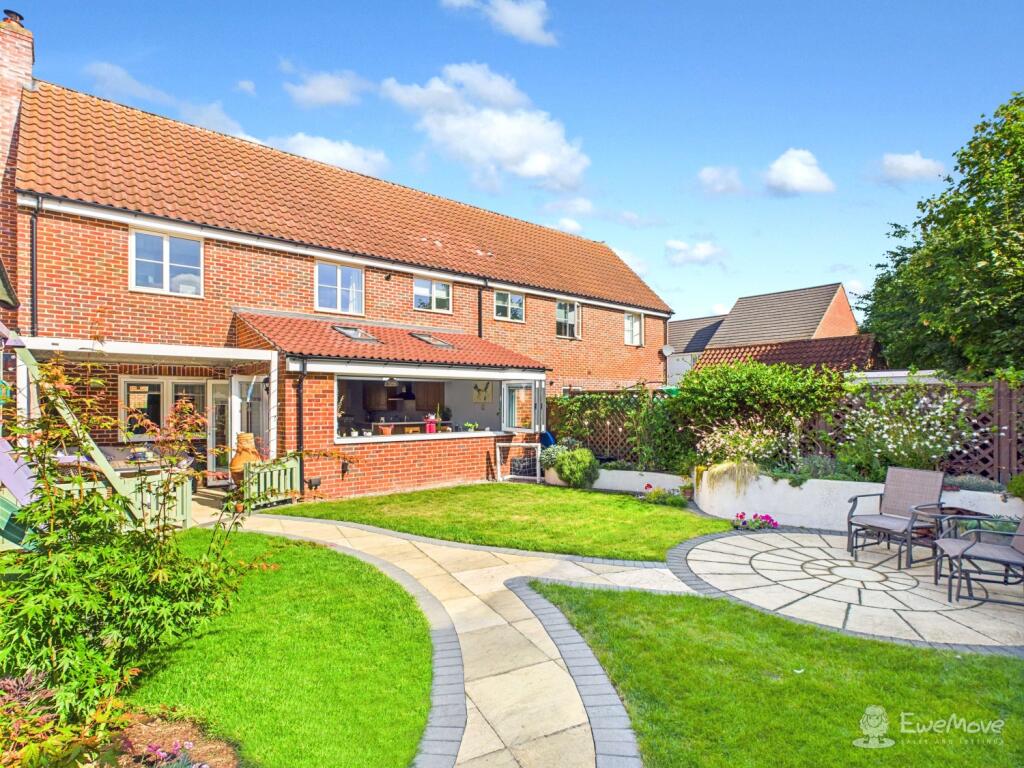 Garden- Mark Stephens EweMove Newmarket and Soham 