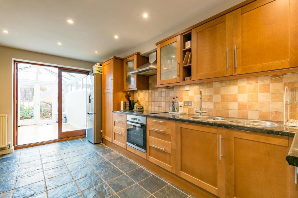 22_Addison_Road-8.jpg