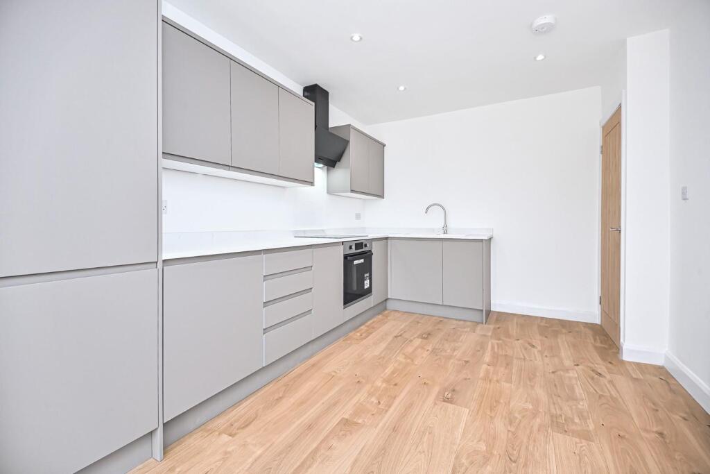 33 Ridgmont Drive Kitchen (2).jpg