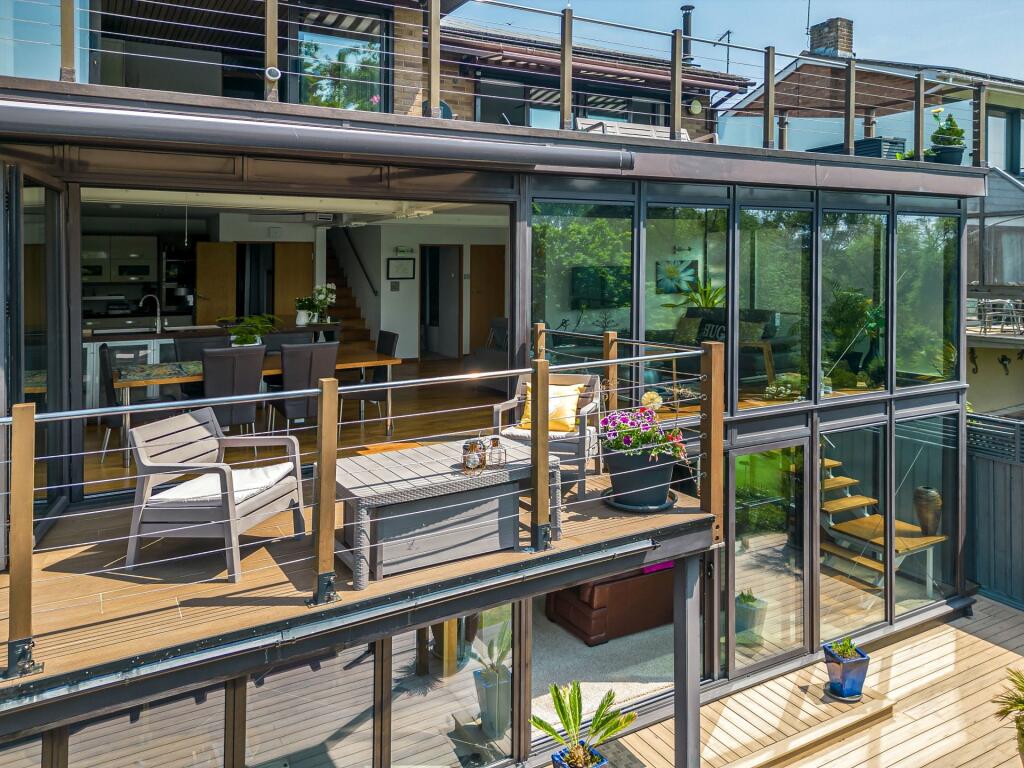 Middle Balcony
