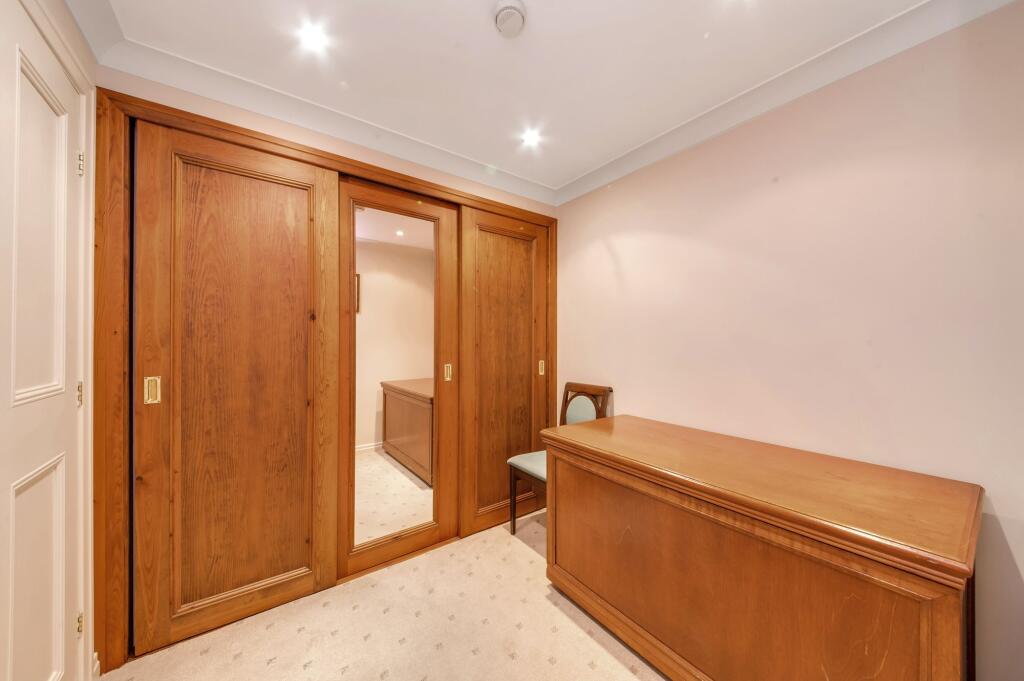 SECOND SITTING ROOM / BEDROOM