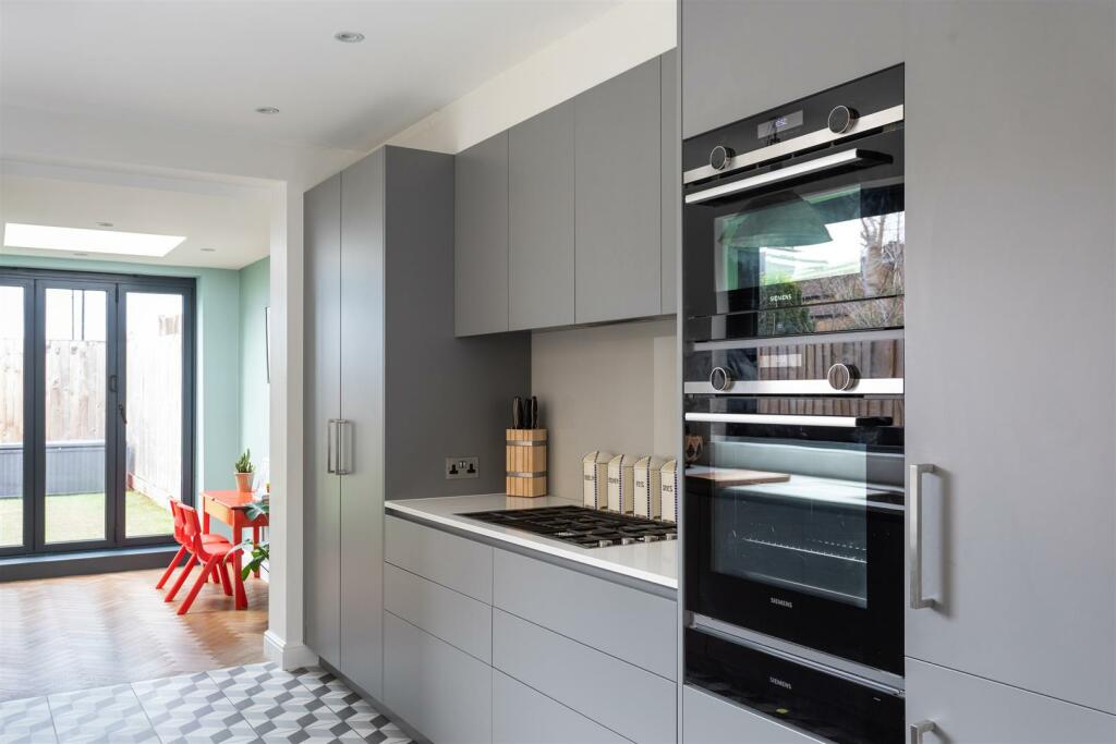 59 Fairbourne Road,-16.jpg
