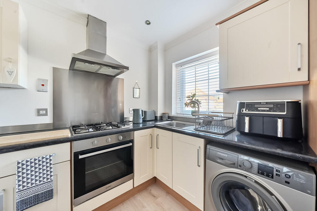 1316704-7-686278b...