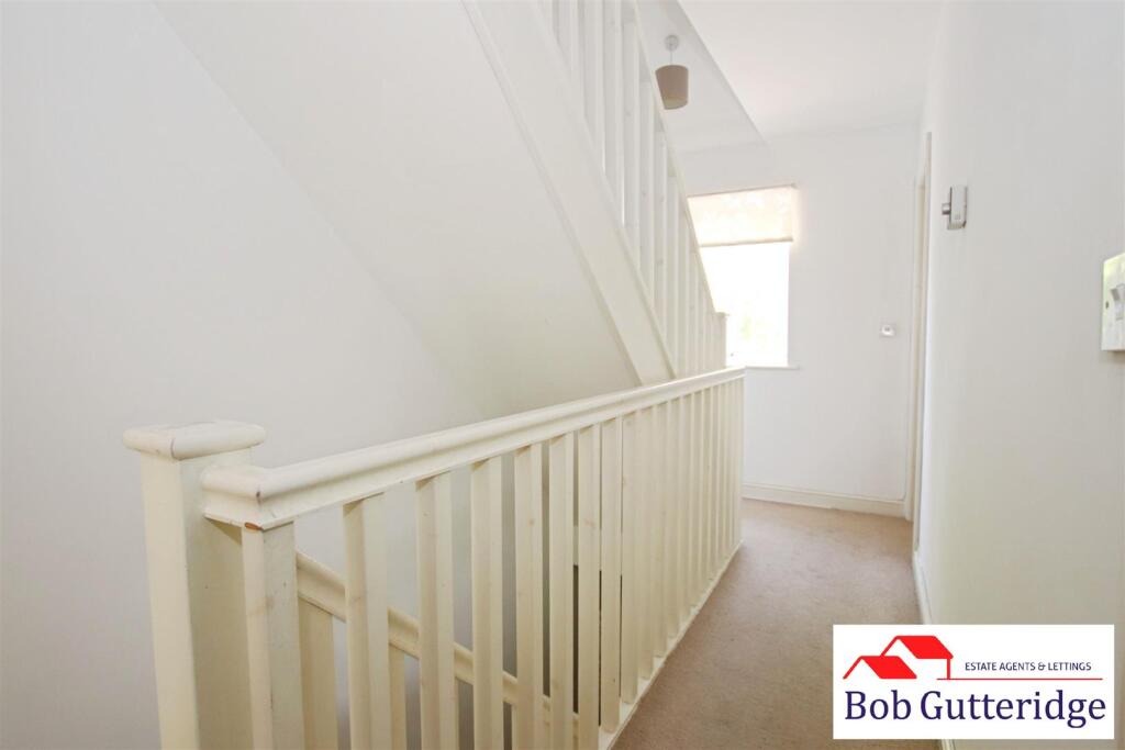 FIRST FLOOR LANDING