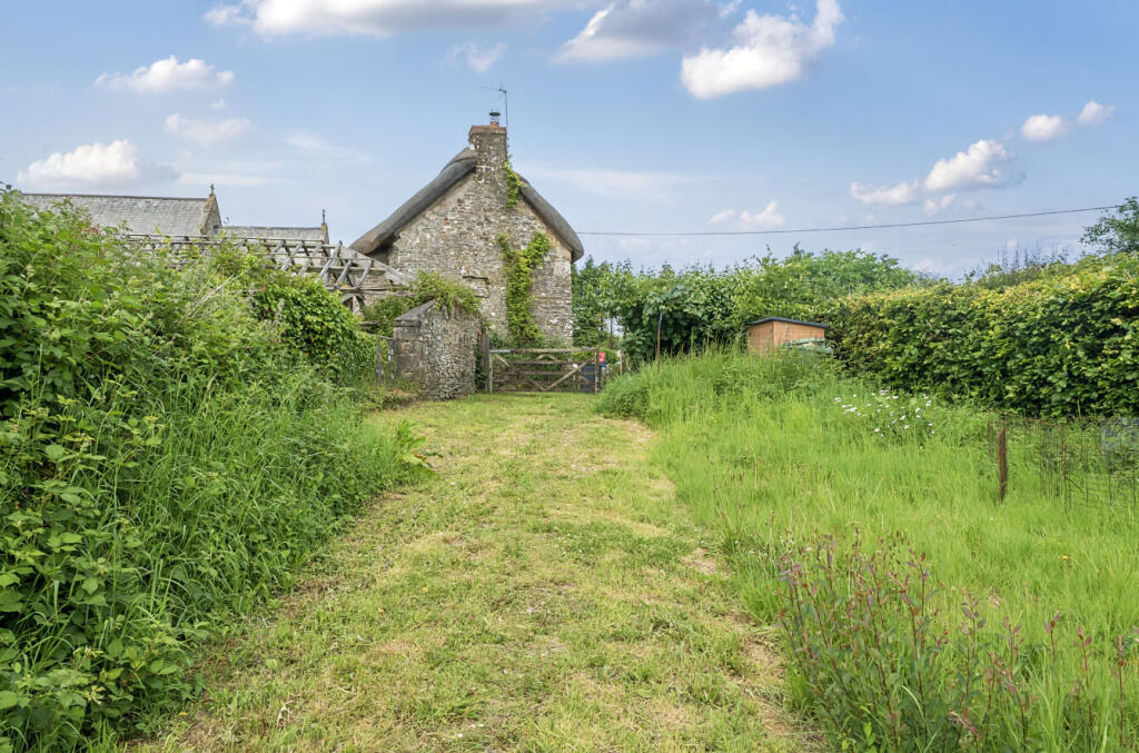 1296573-12-6839c4...