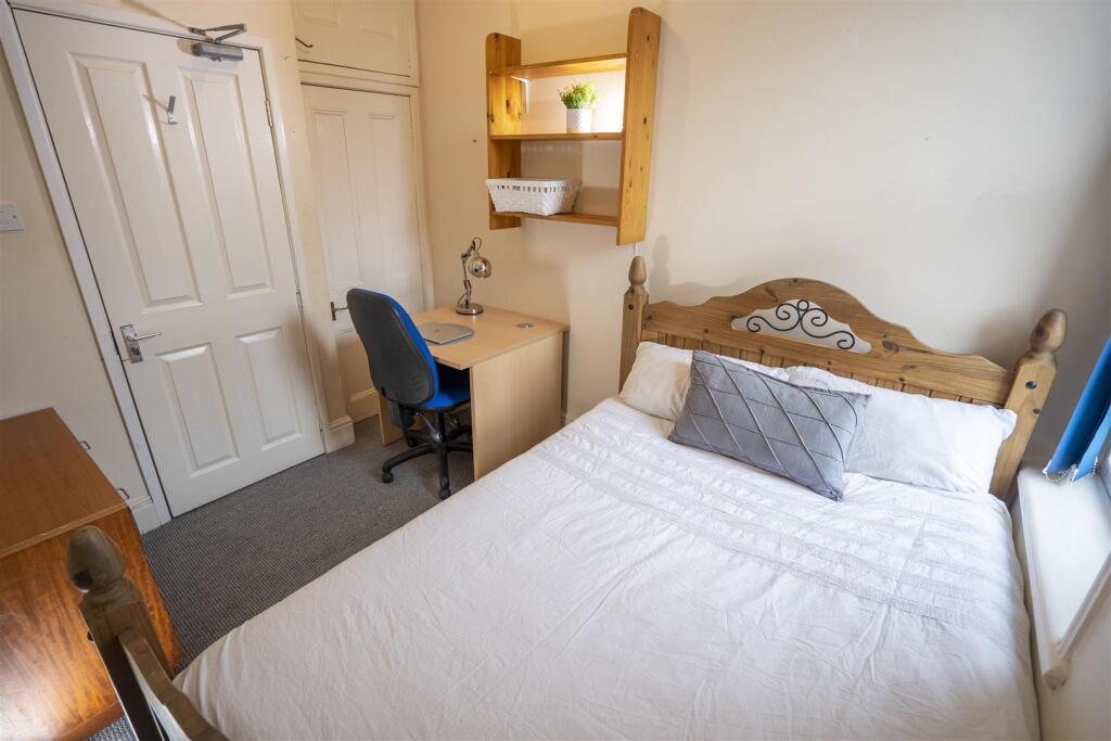Bedroom4.jpg