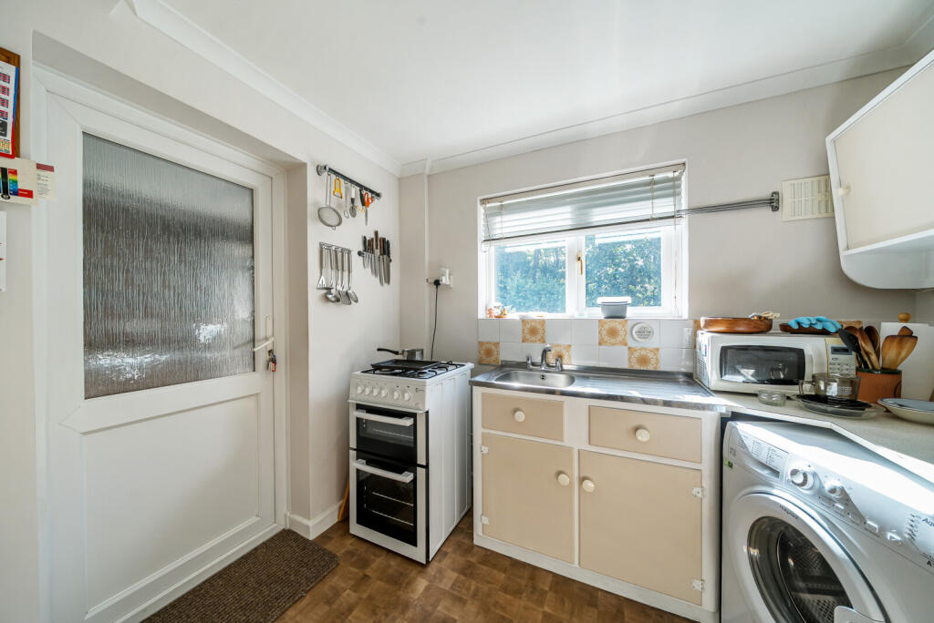 1300288-1-6836c7a...